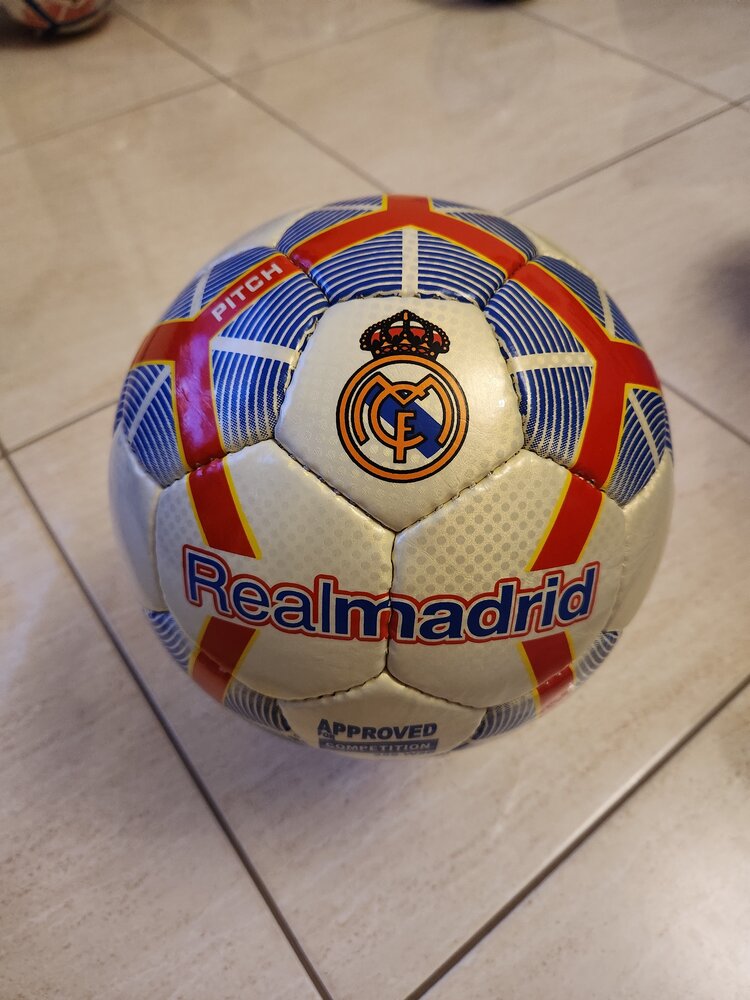 Футболна Топка REAL MADRID / Реал Мадрид 2023г Цвят Бяла-червено