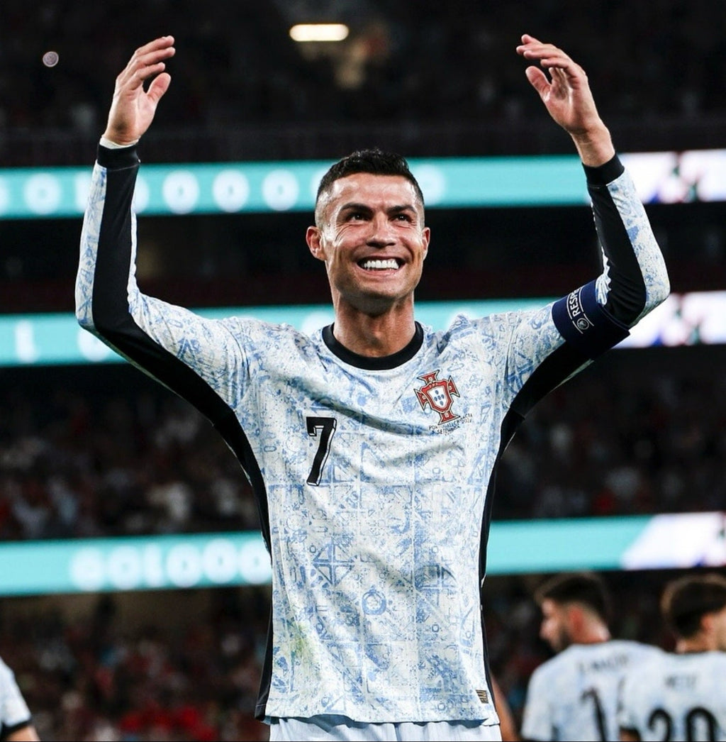 CR7 Детски спортен екип Португалия Роналдо 7, Бял футболен с чорапи PORTUGAL 2025